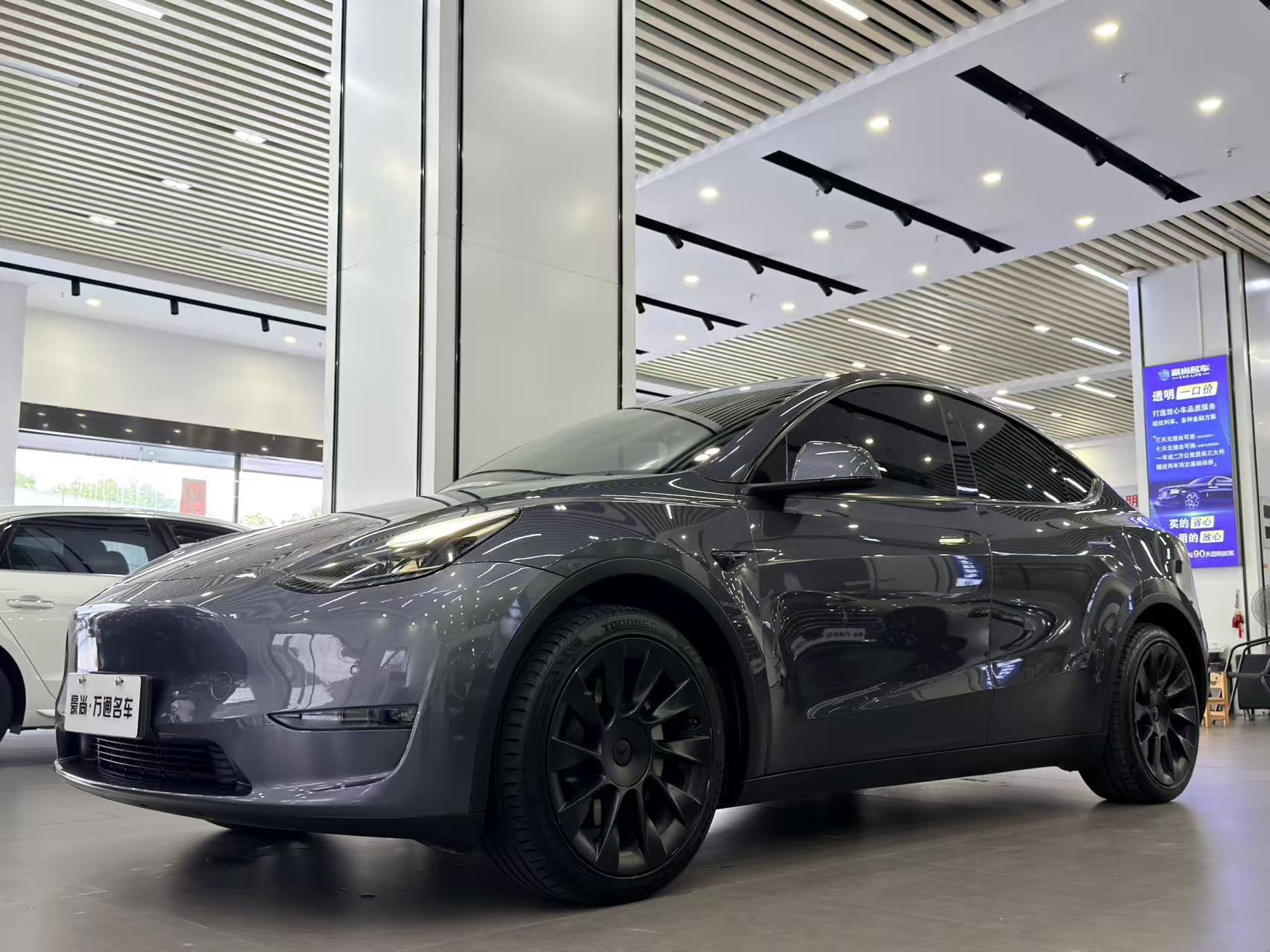 Tesla Model Y 2021 car image 