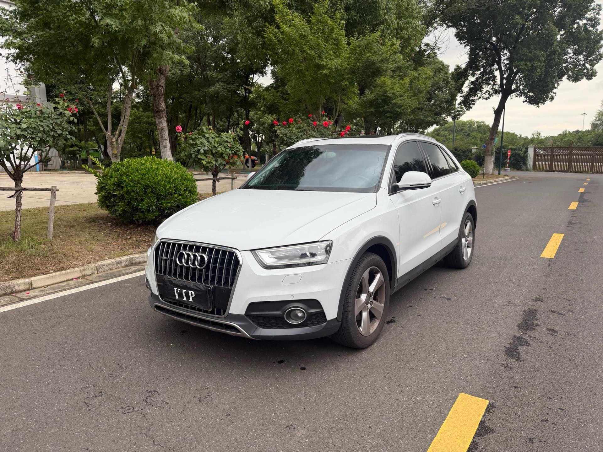 Audi Q3 (Imported) 2015 car image 