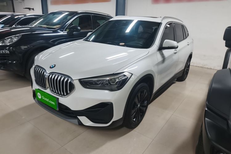 BMW X1 2019 #2 BMW X1 2019 صورة سيارة #2