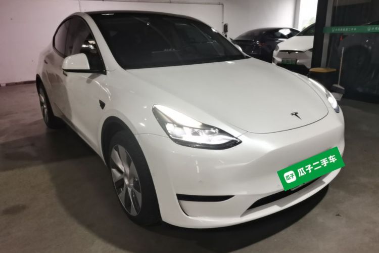 Tesla Model Y 2022 car image #4