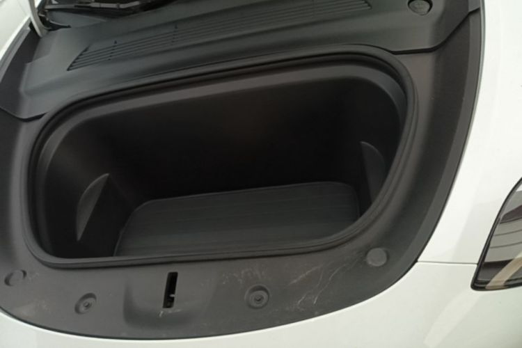 Tesla Model Y 2022 #20 Tesla Model Y 2022 car image #20