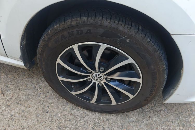 Volkswagen Polo 2016 car image #6