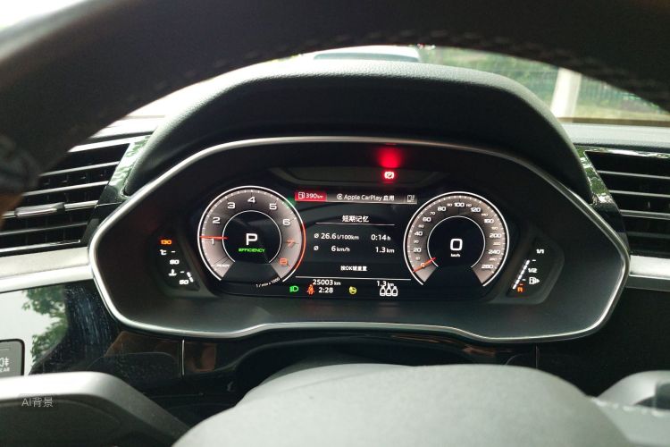 Audi Q3 2024 car image #13