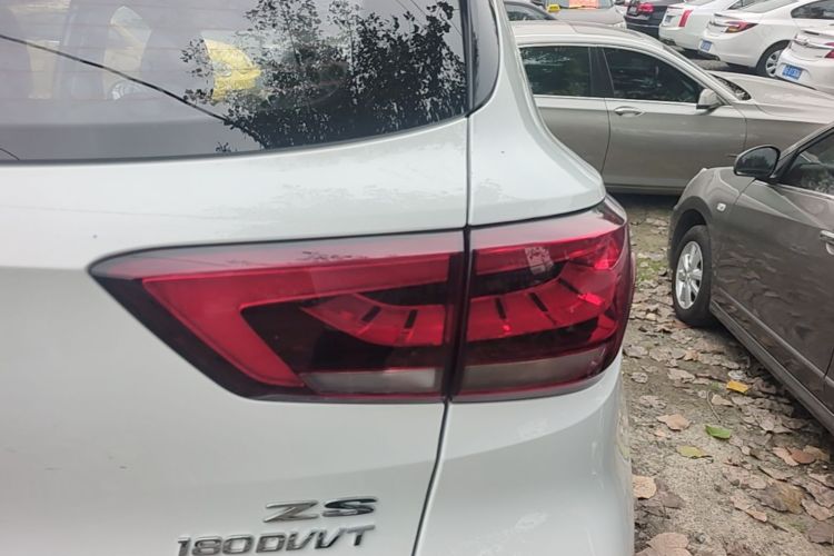 MG ZS 2020 car image #8