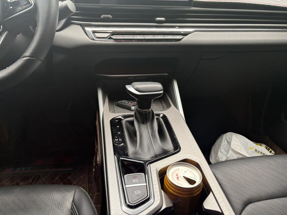 GEELY Emgrand 2023 #11 GEELY Emgrand 2023 car image #11