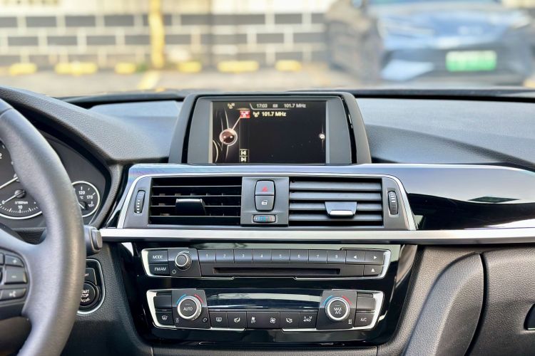 BMW 3 Series 2017 #21 BMW 3 Series 2017 car image #21