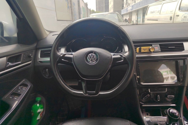 Volkswagen Bora 2016 car image #15