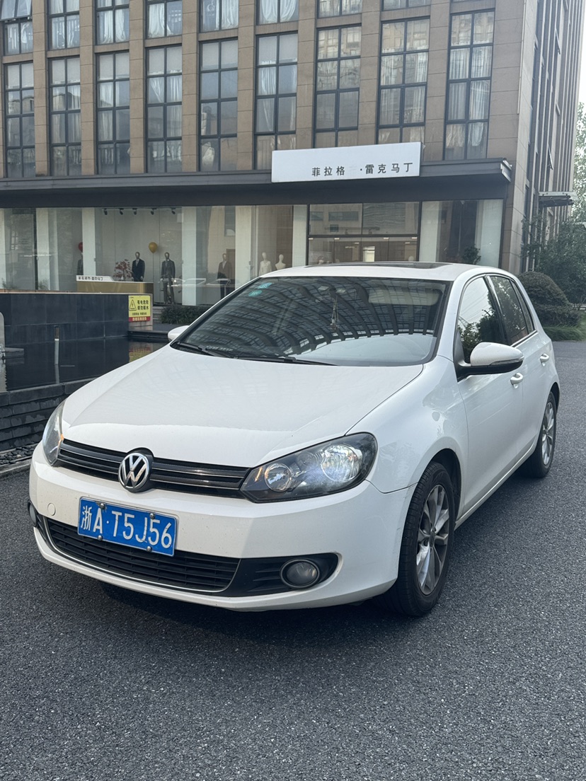 Volkswagen Golf 2013 car image 