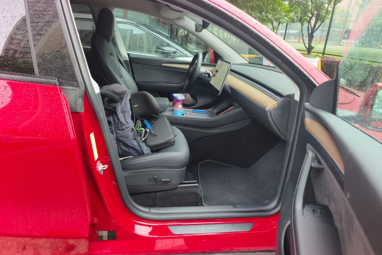 Tesla Model Y 2021 #27 Tesla Model Y 2021 car image #27