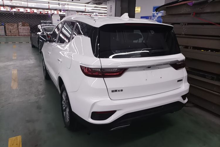 GEELY Vision X6 2021 صورة سيارة #7
