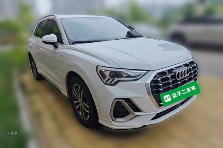 Audi Q3 2022 car image #4