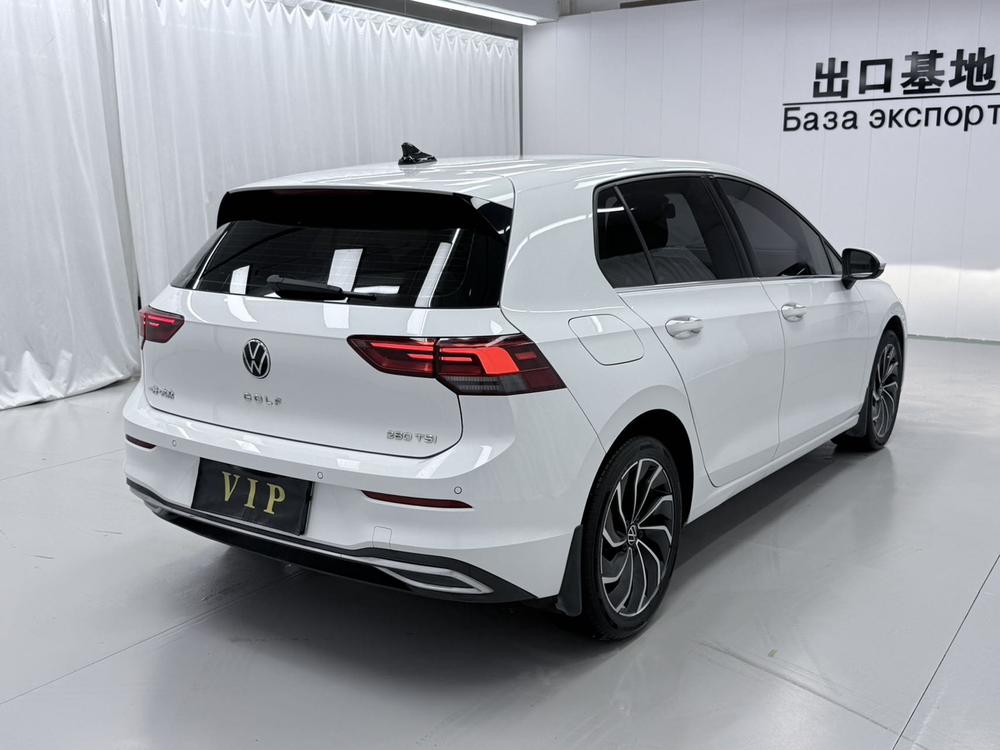Volkswagen Golf 2022 car image #6