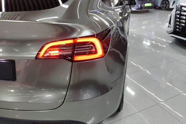 Tesla Model Y 2022 #8 Tesla Model Y 2022 car image #8