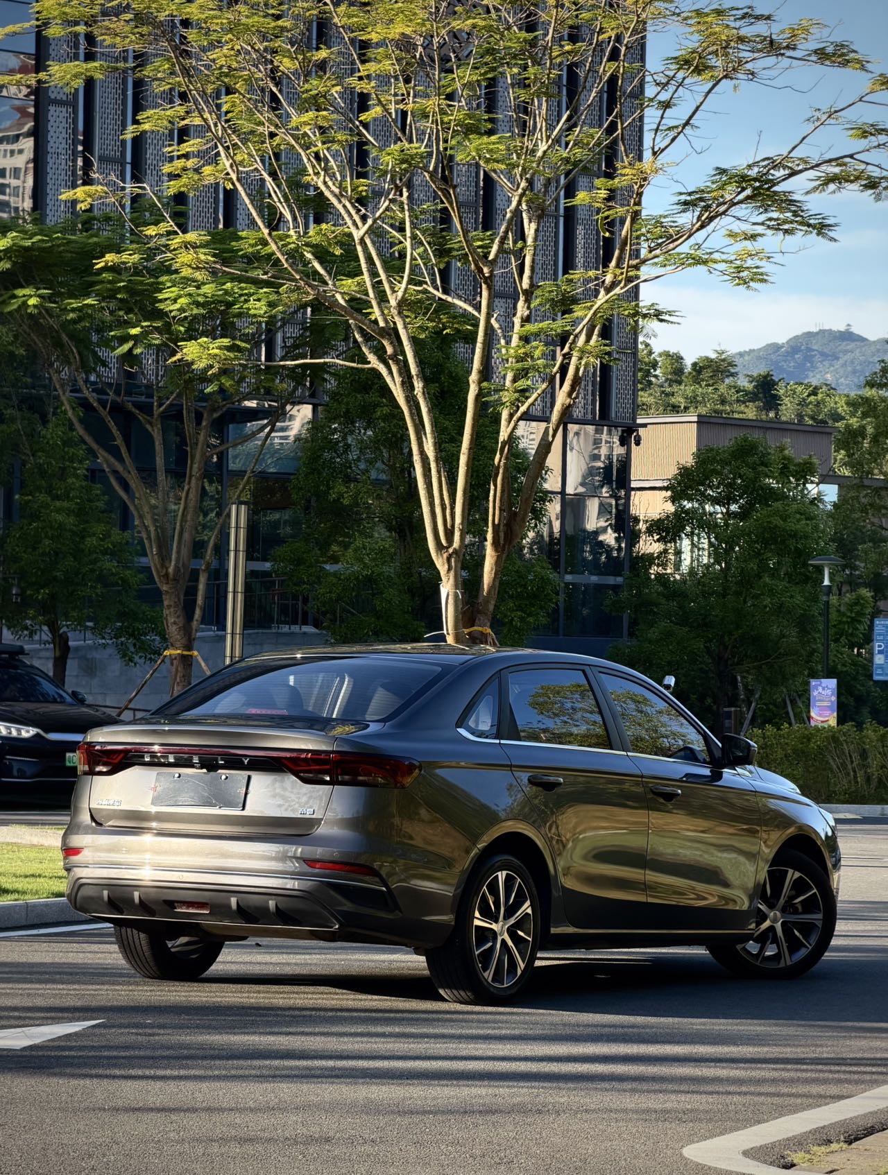 GEELY Emgrand 2023 car image #9