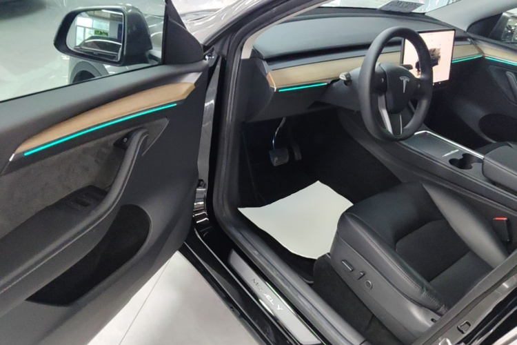 Tesla Model Y 2022 #16 Tesla Model Y 2022 car image #16