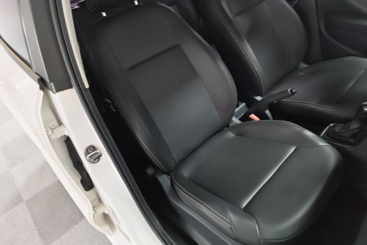 Volkswagen Polo 2016 #24 Volkswagen Polo 2016 car image #24