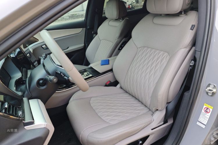 BYD Han 2025 car image #17