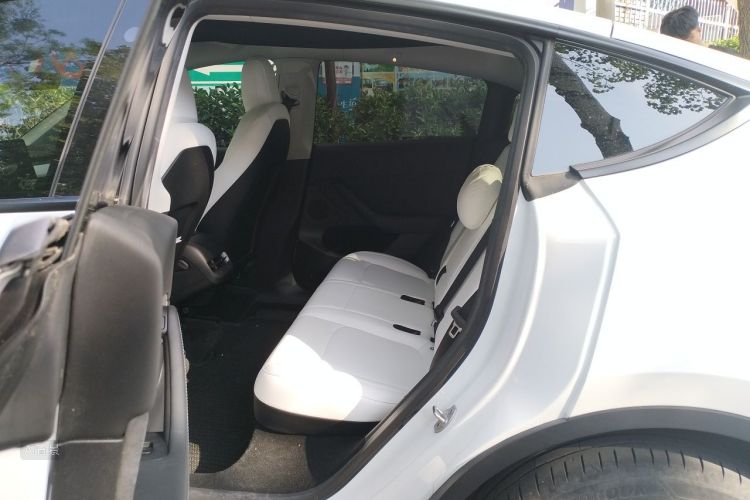 Tesla Model Y 2022 #19 Tesla Model Y 2022 car image #19