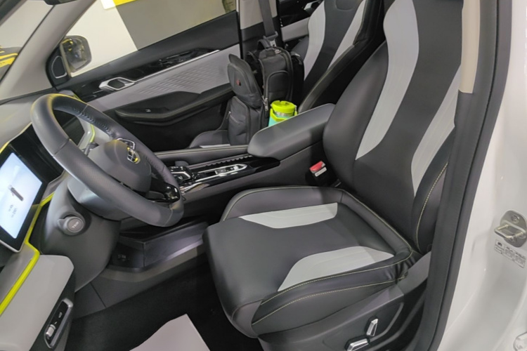 GEELY Coolray 2022 car image #15