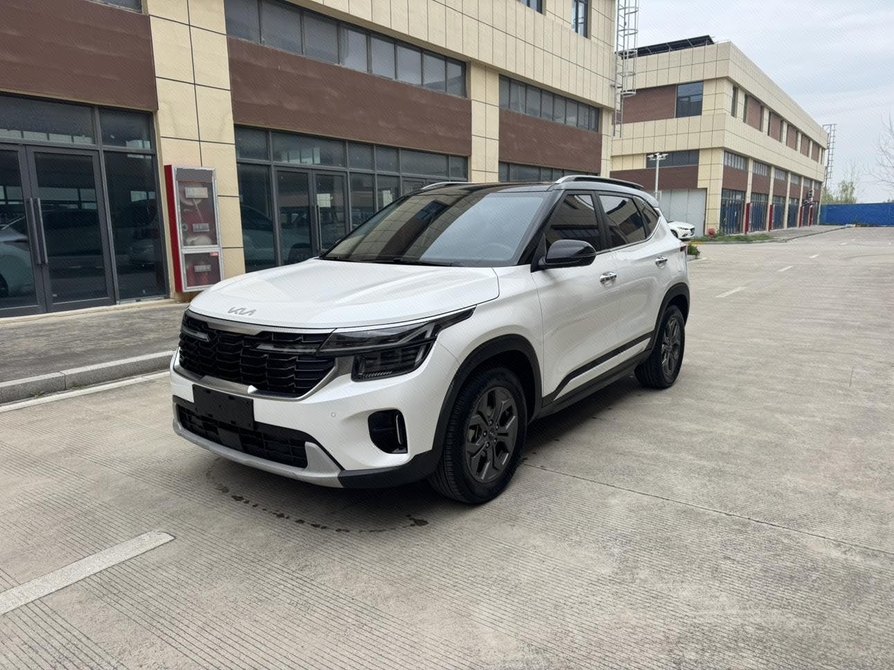 Kia Seltos 2024 Kia Seltos 2024 car image