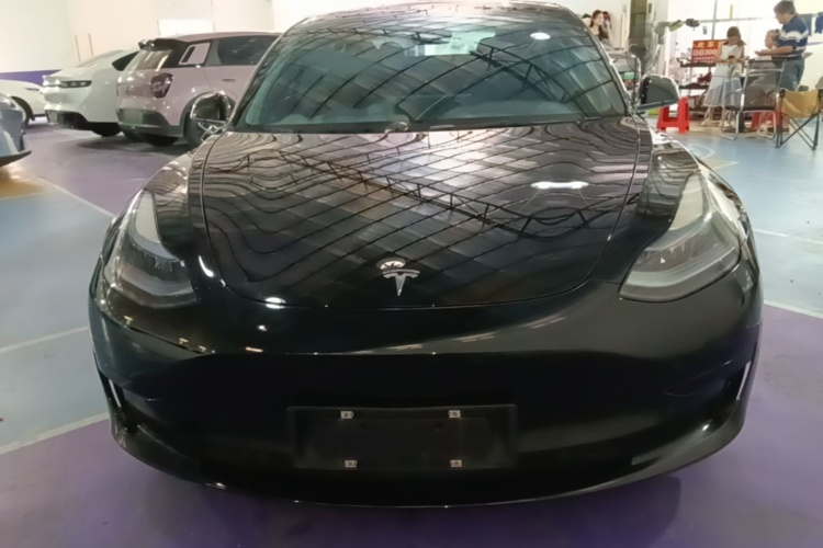 Tesla Model 3 2022 car image #3