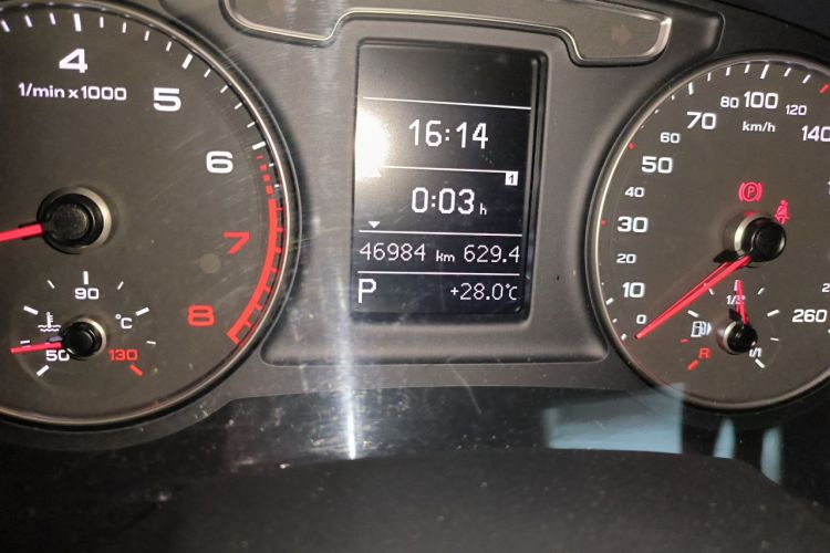 Audi Q3 2018 #9 Audi Q3 2018 car image #9