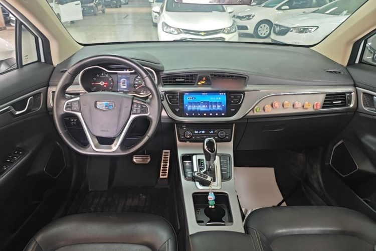 GEELY Emgrand GS 2018 car image #12