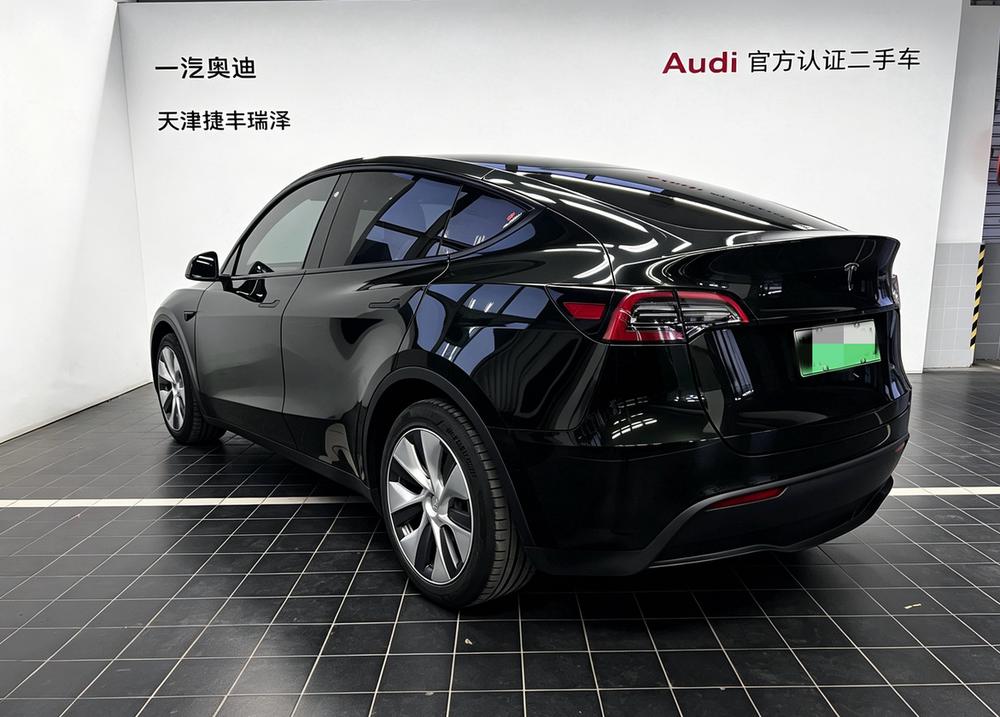 Tesla Model Y 2021 #5 Tesla Model Y 2021 car image #5