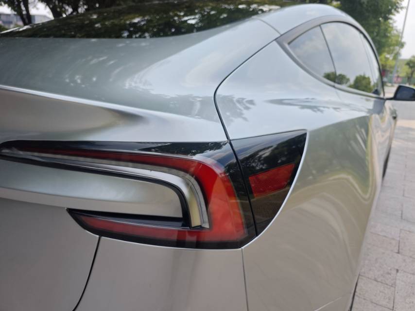 Tesla Model 3 2025 car image #18