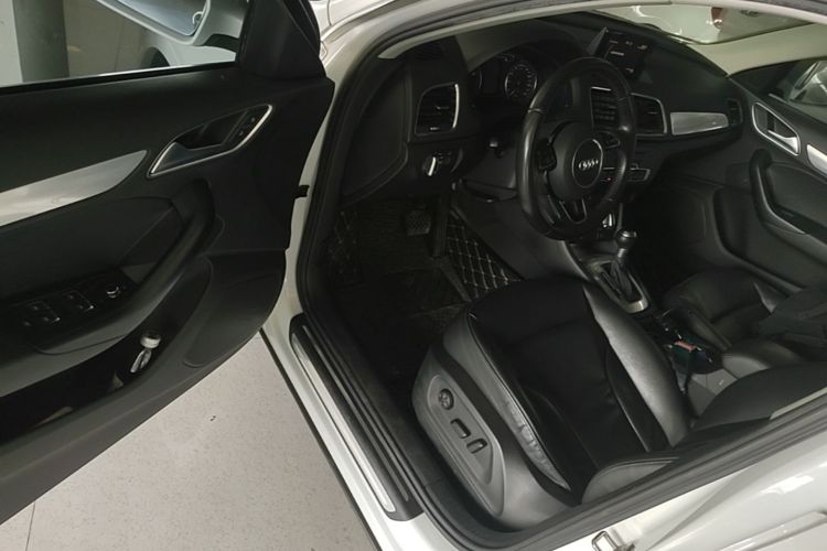 Audi Q3 2016 #16 Audi Q3 2016 car image #16