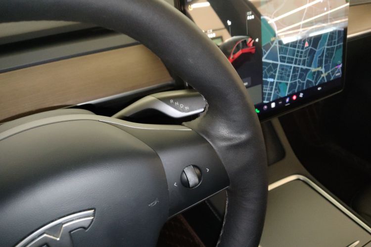 Tesla Model Y 2021 #17 Tesla Model Y 2021 car image #17