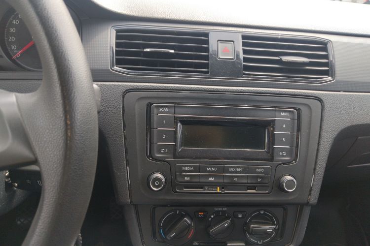 Volkswagen Santana 2019 car image #17