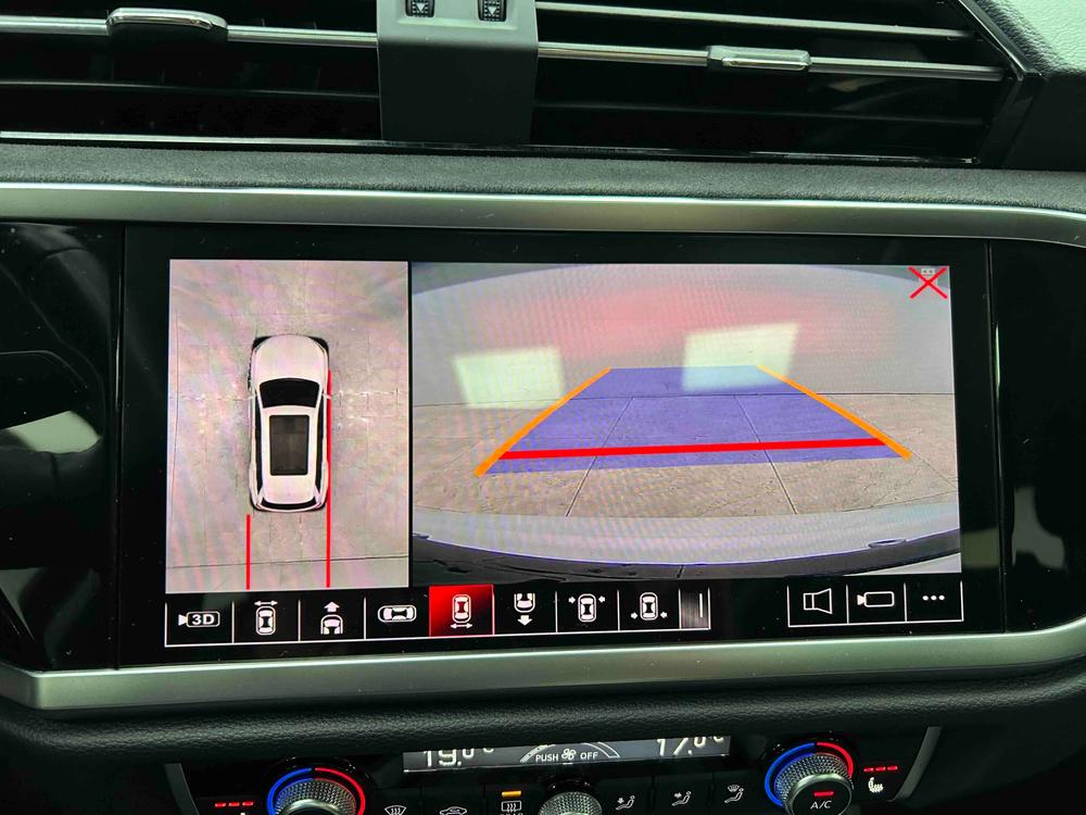 Audi Q3 2022 car image #9