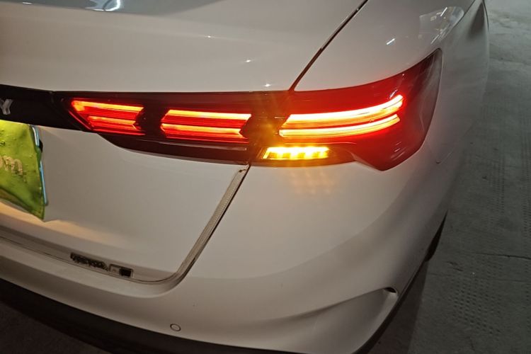 GEELY Binray 2023 immagine di auto #8