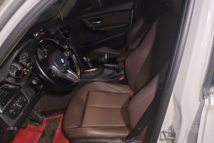 BMW 3 Series 2018 car image #17