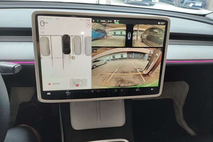 Tesla Model Y 2024 car image #13