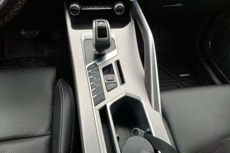 GEELY Coolray 2019 immagine di auto #14