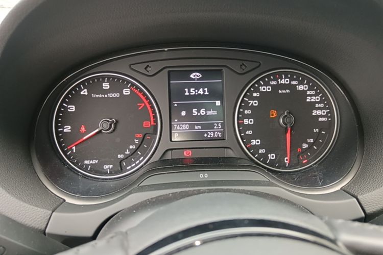 Audi A3 2018 car image #12