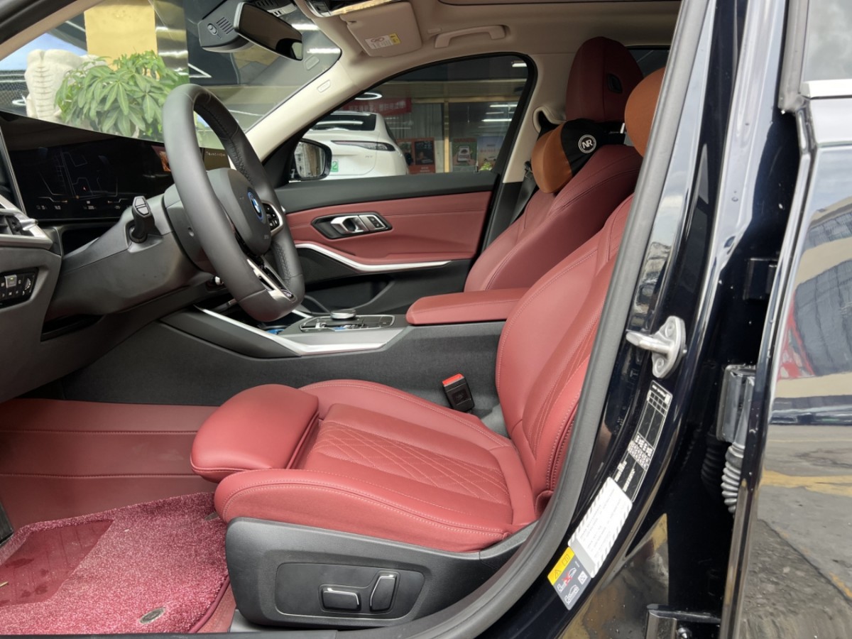 BMW i3 2025 car image #5