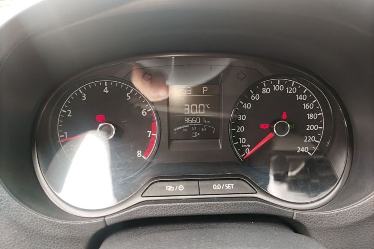 Volkswagen Polo 2018 car image #16
