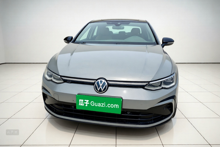 Volkswagen Golf 2022 car image #3