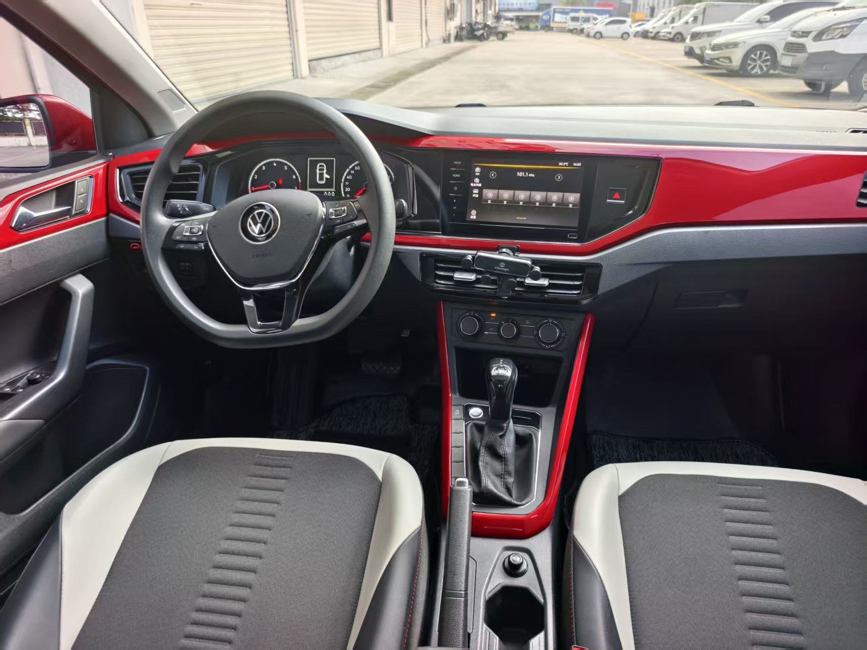 Volkswagen Polo 2021 car image #6
