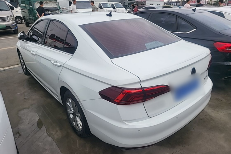 Volkswagen Bora 2022 car image #5