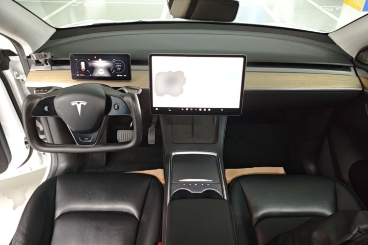 Tesla Model Y 2023 #10 Tesla Model Y 2023 car image #10