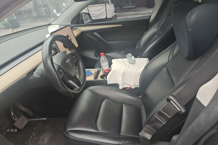 Tesla Model Y 2022 immagine di auto #17