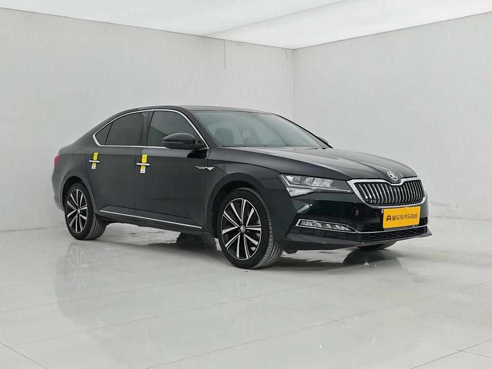 Skoda Superb 2024 imagem de carro #3