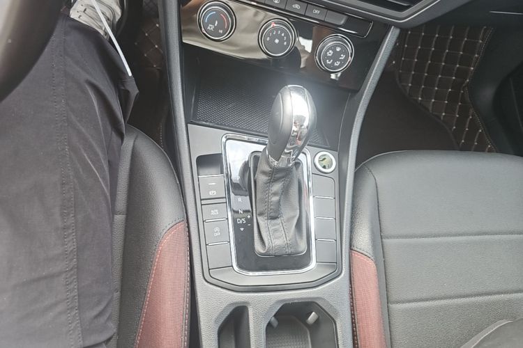 Volkswagen Bora 2022 car image #18