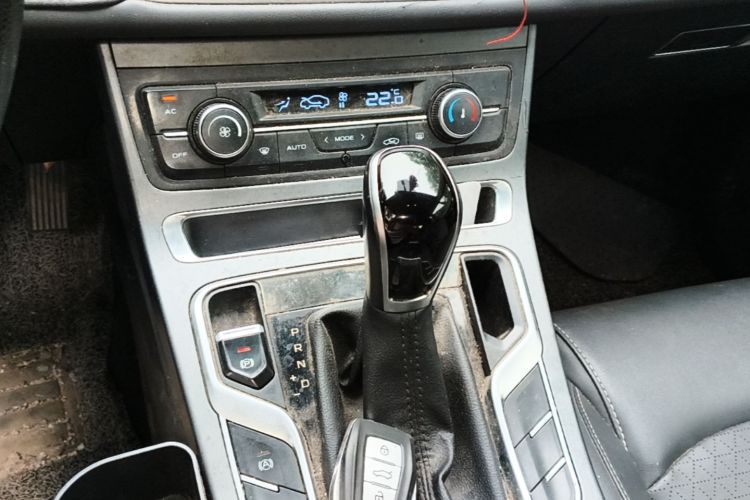 GEELY Emgrand 2021 #14 GEELY Emgrand 2021 car image #14