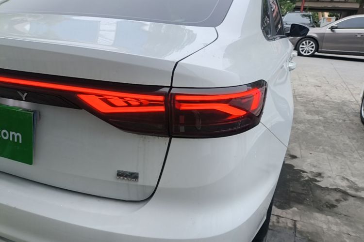GEELY Emgrand 2024 car image #8