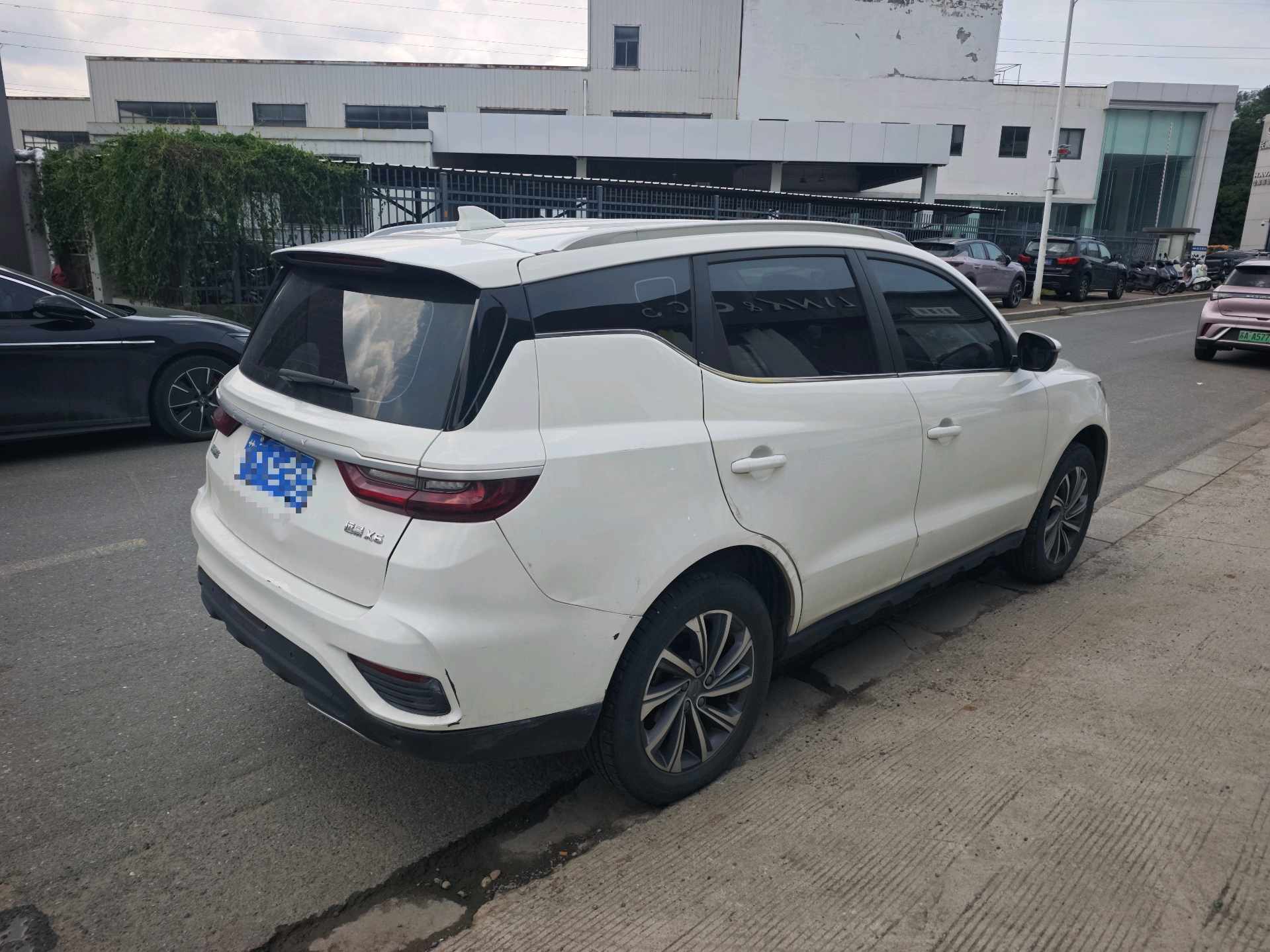 GEELY Vision X6 2021 صورة سيارة #5